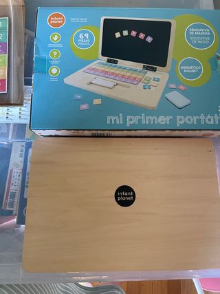 Ordenador educativo de madera