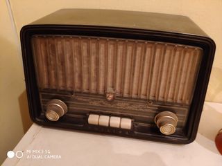 ANTIGUEDAD. RADIO DE MADERA
