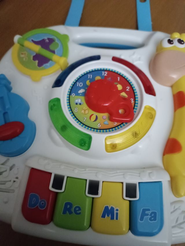 mesita actividades bebé