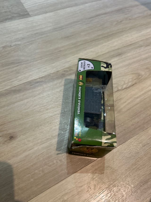 Juguete de vehículo del ejército