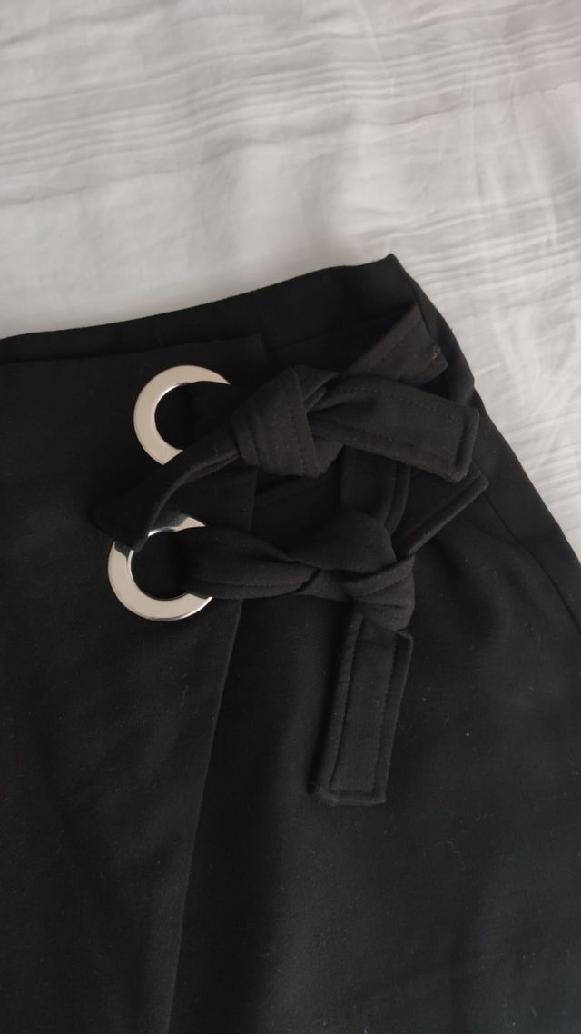 Minifalda negra Zara t. L