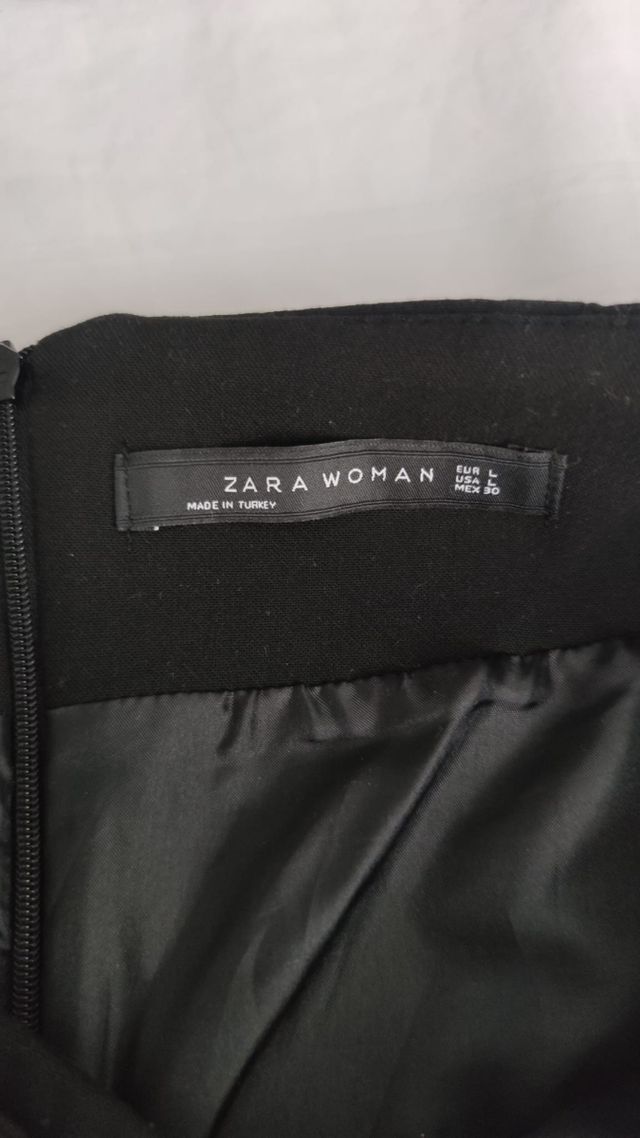 Minifalda negra Zara t. L