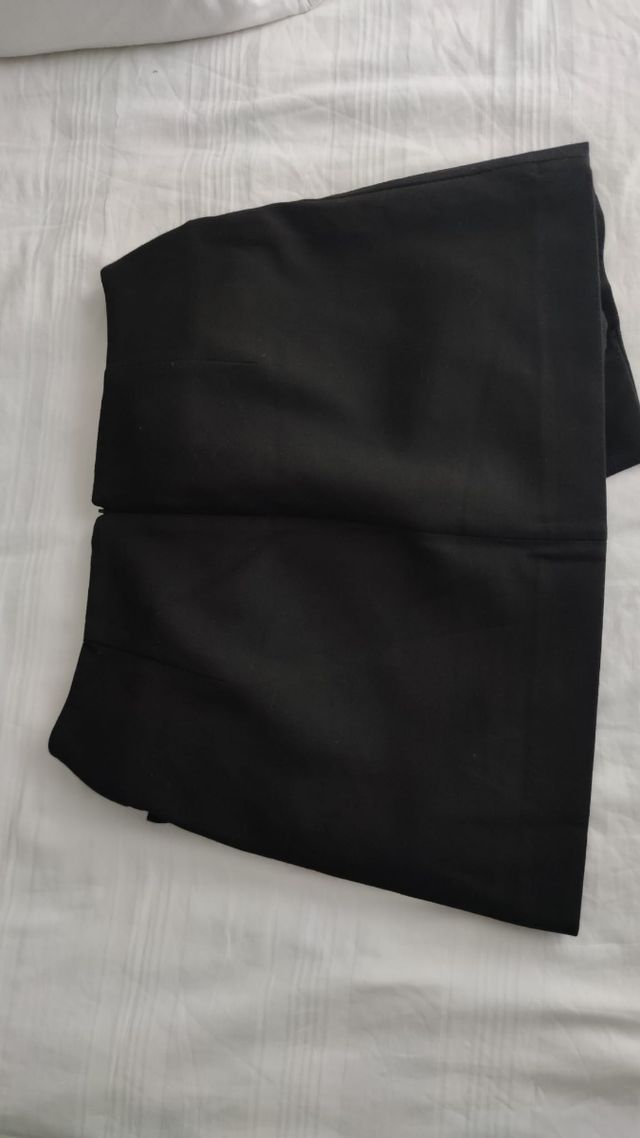 Minifalda negra Zara t. L