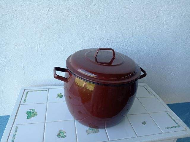 Olla esmaltada antigua