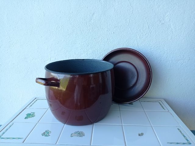 Olla esmaltada antigua