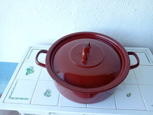 Cacerola de porcelana antigua