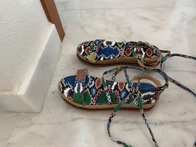 Sandalias romanas de colores