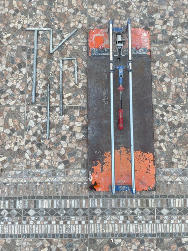 Cortadora de azulejos Rubí