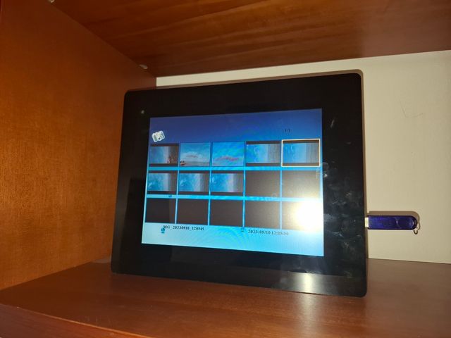 Cornice digitale Mediacom con telecomando