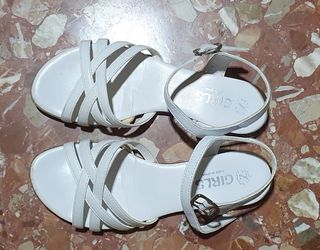 Sandalias blancas