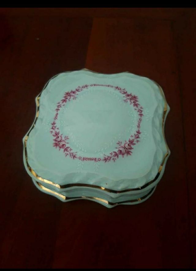 Caja de porcelana joyero