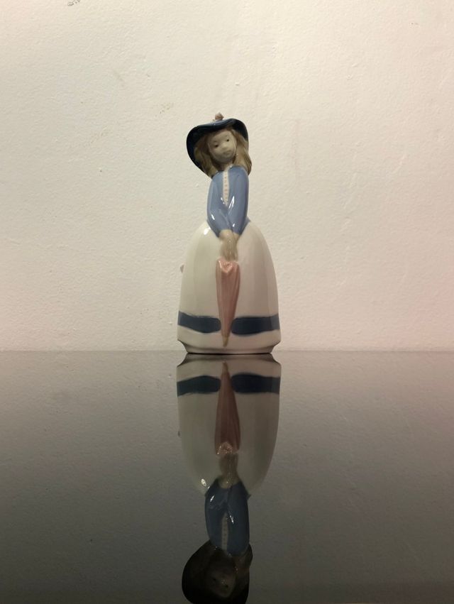 Figura in porcellana «REX VALENCIA»