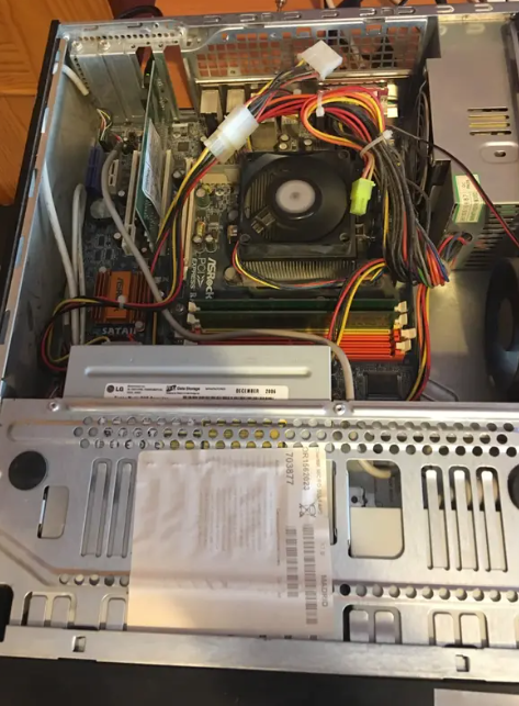 Lote Ordenadores sobre mesa