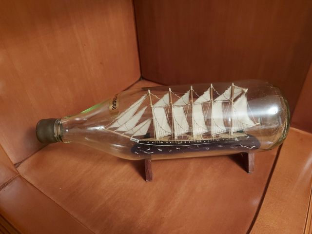 Velero Wyoming en botella.