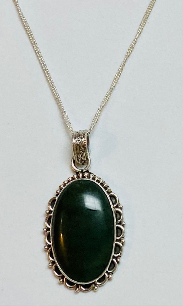 Colgante de Jade Nefrita + cadena plata de ley 925