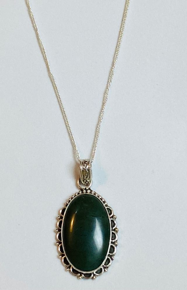 Colgante de Jade Nefrita + cadena plata de ley 925