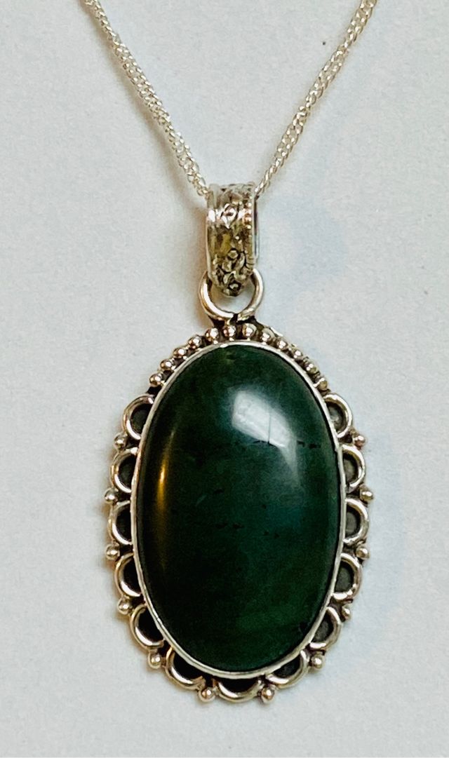 Colgante de Jade Nefrita + cadena plata de ley 925