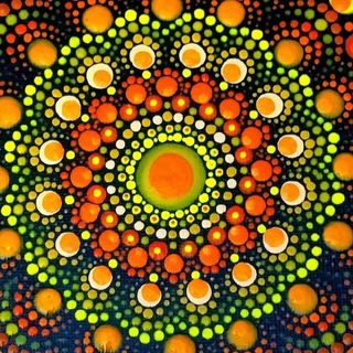 Mandala 30 cm en lienzo de madera. Artesanía.