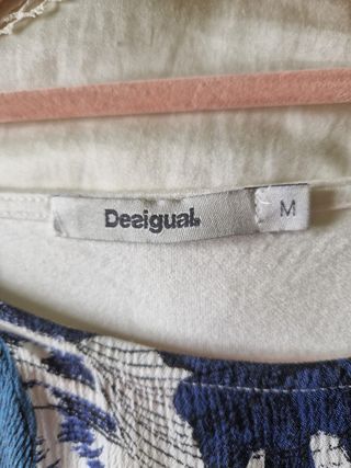 Camiseta desigual manga corta