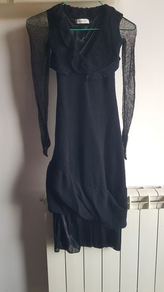 Vestido negro con trasparencias