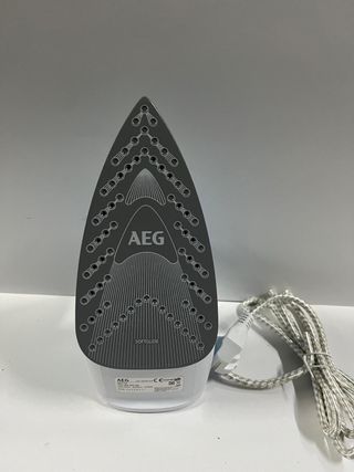 Plancha AEG de vapor. A estrenar