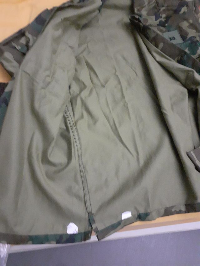 Chaqueta militar y pañuelo