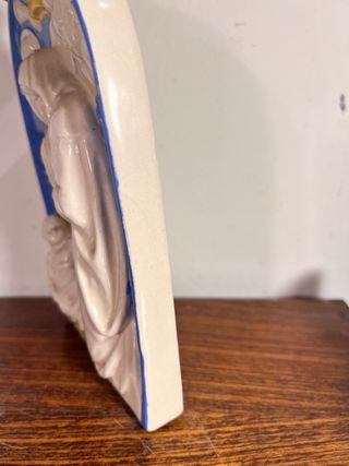 Piastra in ceramica con Madonna e angeli