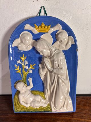 Piastra in ceramica con Madonna e angeli