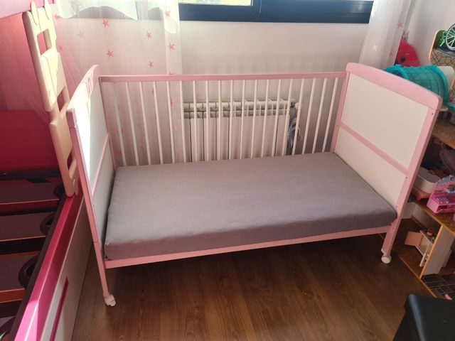 CUNA CONVERTIBLE EN CAMA