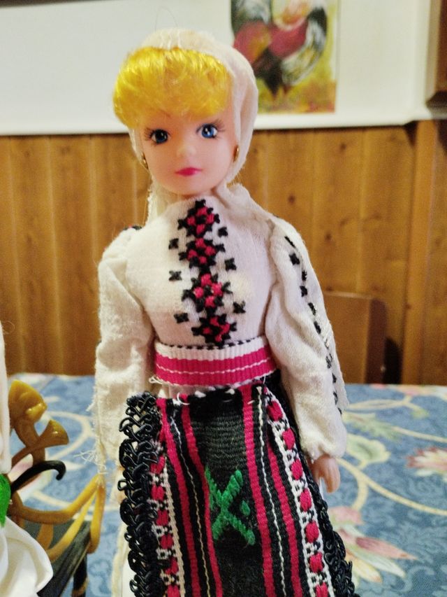 trio de muñecas del mundo