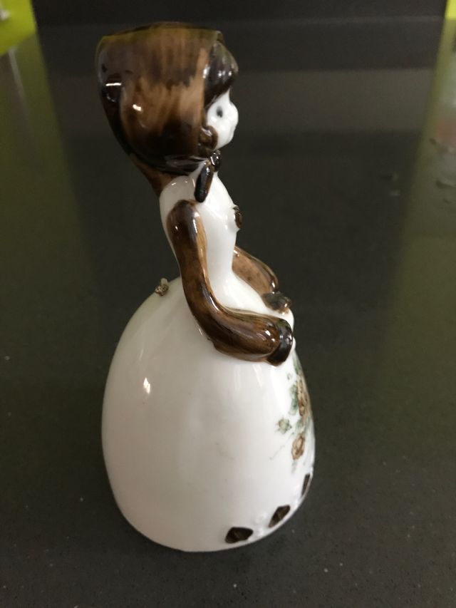 Antigua campanita de porcelana
