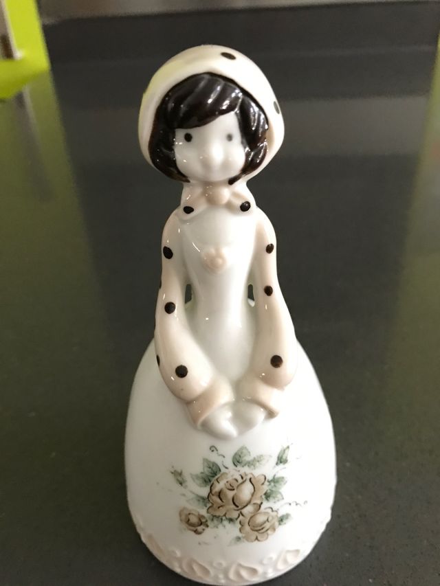 Antigua campanita de porcelana