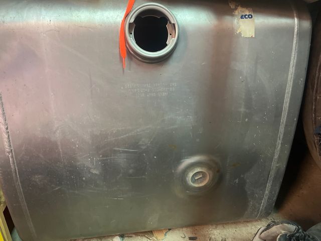 depozito gasoil IVECO NUEVO con los dos soportes