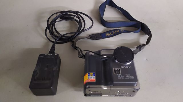 Cámara fotográfica digital Sony MVC-FD7 MAVICA