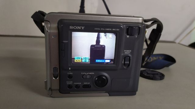 Cámara fotográfica digital Sony MVC-FD7 MAVICA