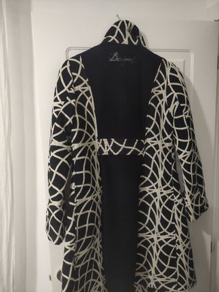 Precioso abrigo Desigual Talla L