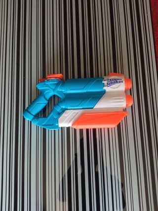 Pistola agua