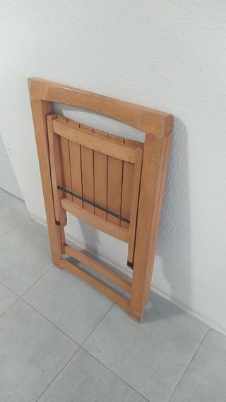 silla madera plegable, funciona perfectamente.