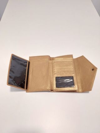 Cartera Purificación García original dorada