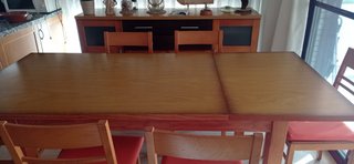 Mesa de comedor extensible y sillas