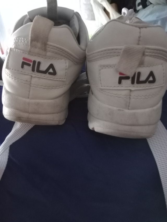 unas playeras filas del número 35