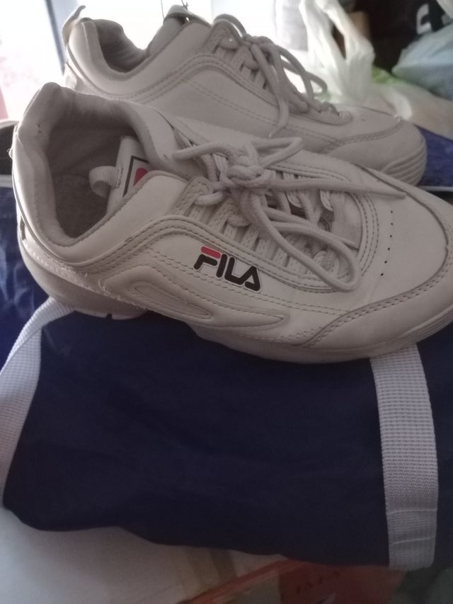 unas playeras filas del número 35