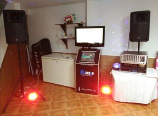 ALQUILER DE SONIDO E ILUMINACIÓN 
