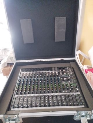 ALQUILER DE SONIDO E ILUMINACIÓN 