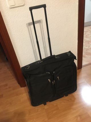 Porta trajes (Maleta)