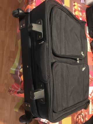 Porta trajes (Maleta)