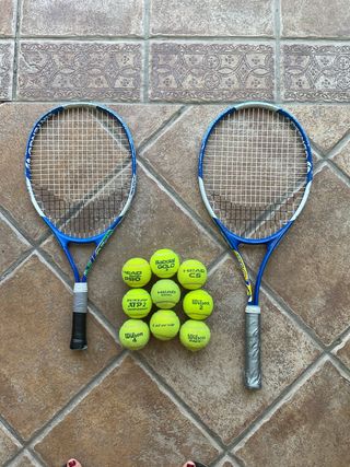 2 raquetas marca Artengo + 9 pelotas de tenis