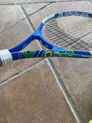 2 raquetas marca Artengo + 9 pelotas de tenis
