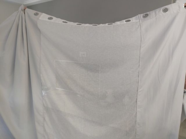 Cortina salón anillas blanca y gris