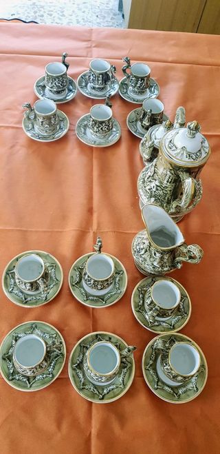 antico servizio vintage da caffè